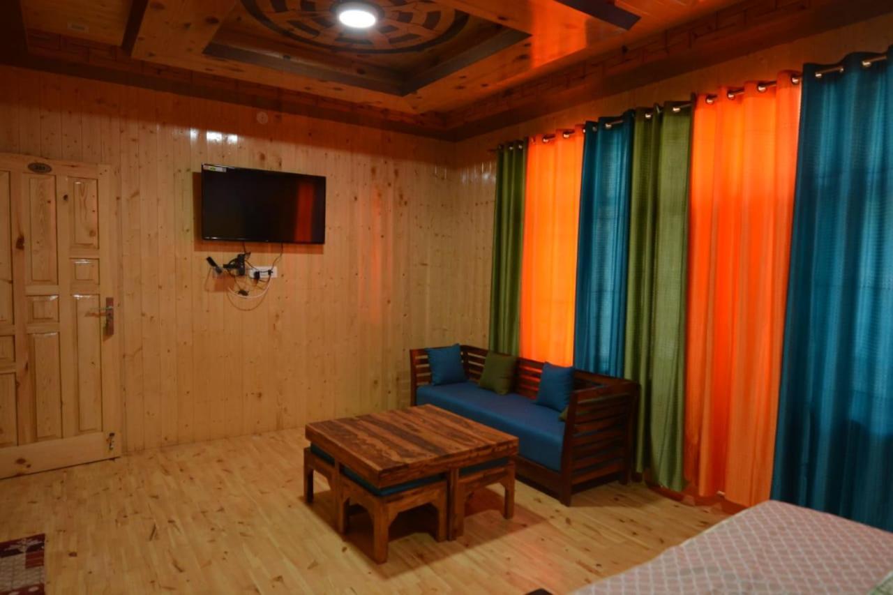 Hotel The Alpinist Cafe And Retreat Kaza Exterior foto
