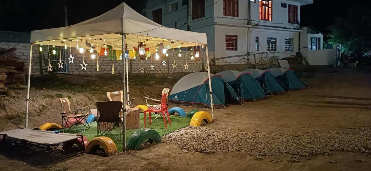 Hotel The Alpinist Cafe And Retreat Kaza Exterior foto