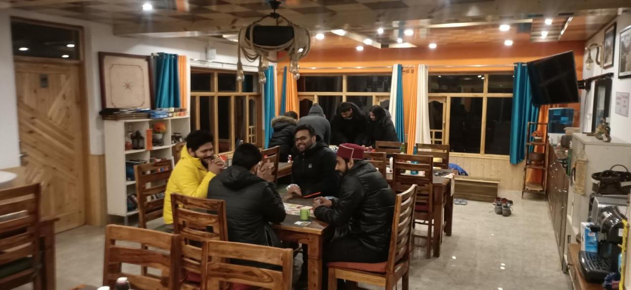 Hotel The Alpinist Cafe And Retreat Kaza Exterior foto