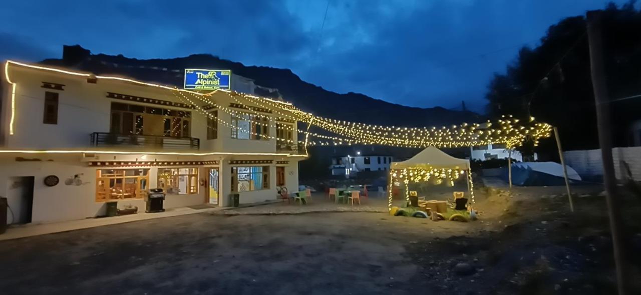 Hotel The Alpinist Cafe And Retreat Kaza Exterior foto
