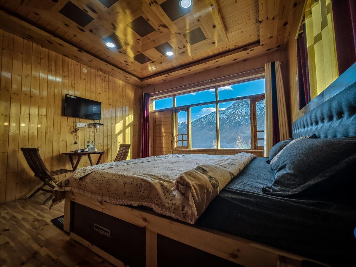 Hotel The Alpinist Cafe And Retreat Kaza Exterior foto