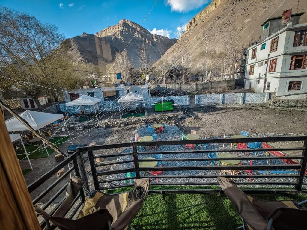 Hotel The Alpinist Cafe And Retreat Kaza Exterior foto