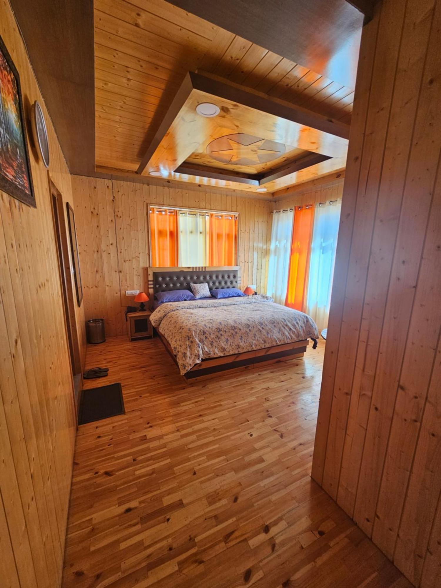 Hotel The Alpinist Cafe And Retreat Kaza Habitación foto