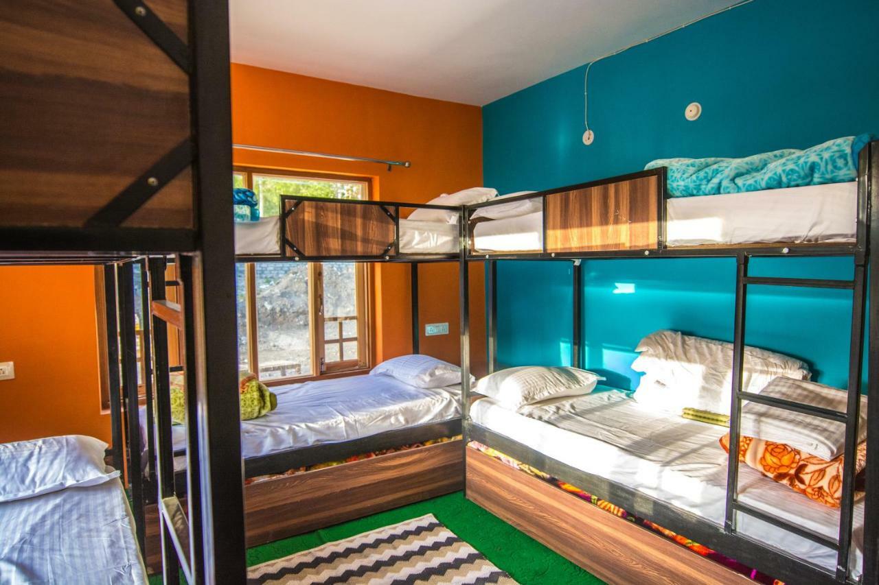 Hotel The Alpinist Cafe And Retreat Kaza Exterior foto
