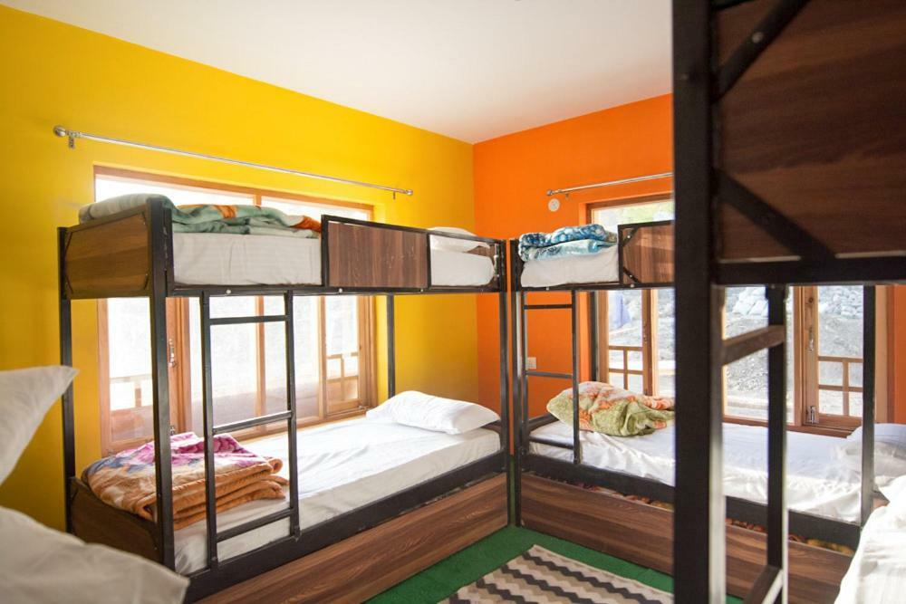 Hotel The Alpinist Cafe And Retreat Kaza Exterior foto