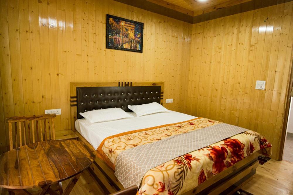 Hotel The Alpinist Cafe And Retreat Kaza Exterior foto