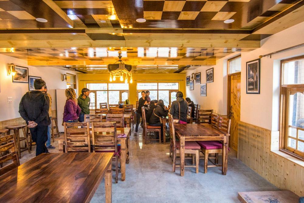 Hotel The Alpinist Cafe And Retreat Kaza Exterior foto